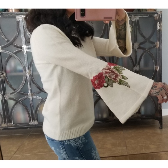 NWOT Artisan Crafted/Democracy Bell Sleeve Sweater - Picture 8 of 8